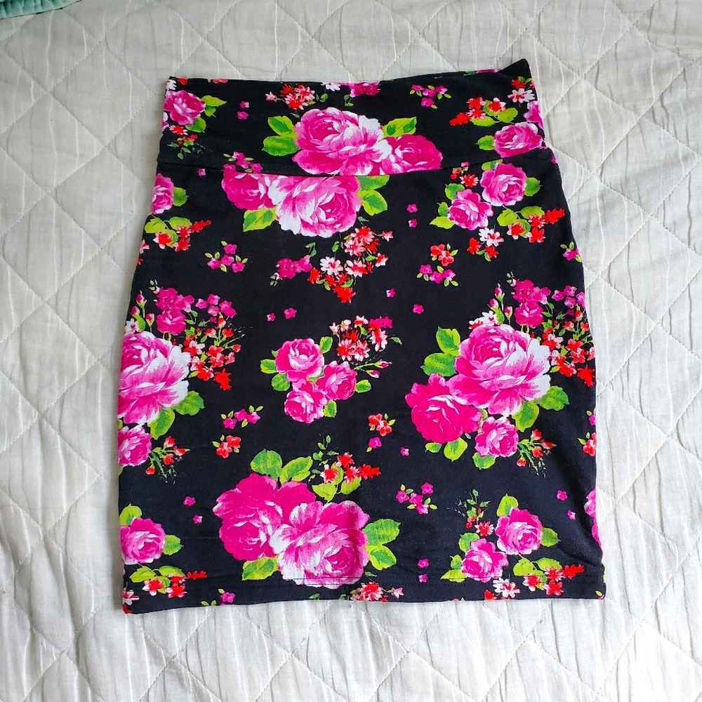 Forever 21 Floral pencil mini skirt